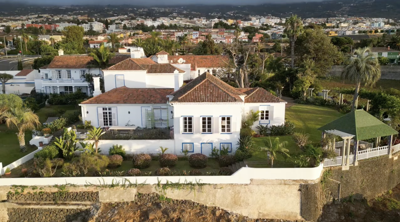 Ahora Living - Retreat Estate